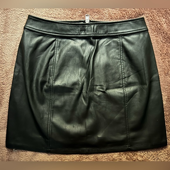 Express Black leather mini skirt with zippers! size 4. Perfect for a night out!! - Picture 2 of 6